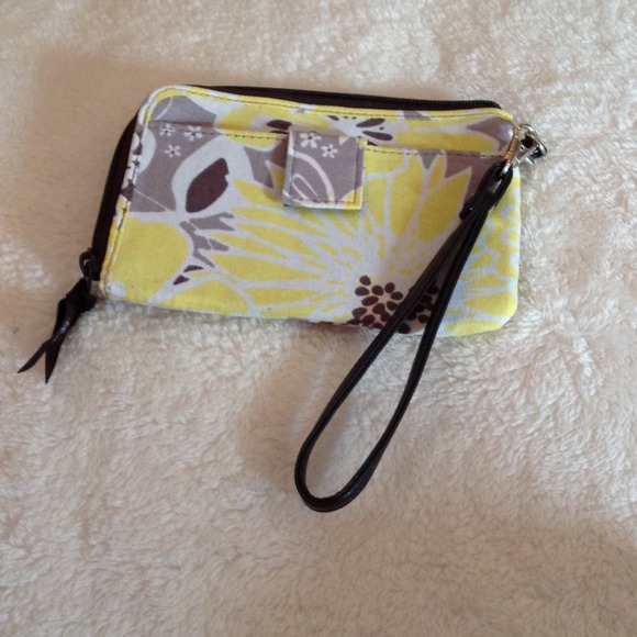🚫SOLD IN BUNDLE: @breckler14🚫ThirtyOne Wristlet