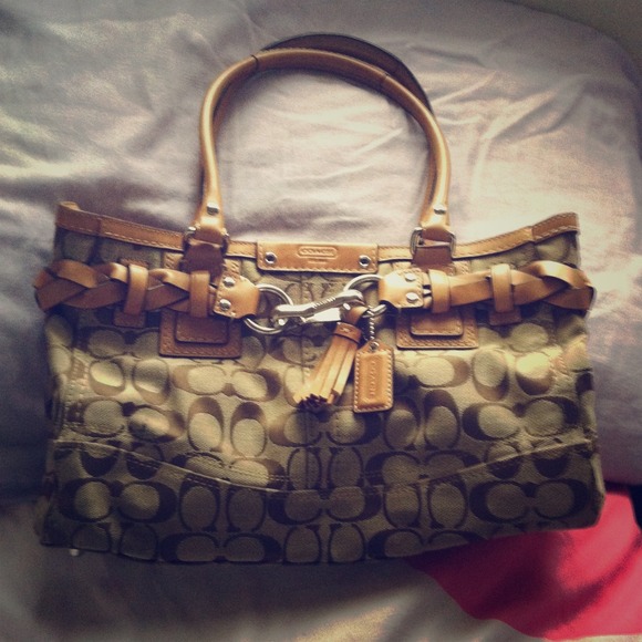 Authentic Coach medium tan handbag