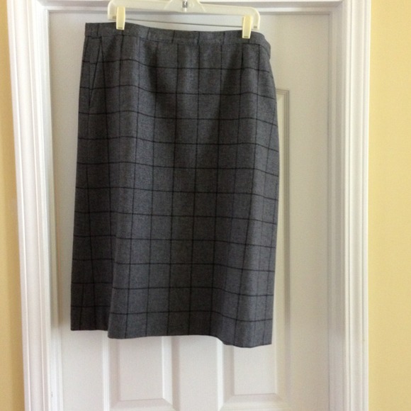 Wool skirt