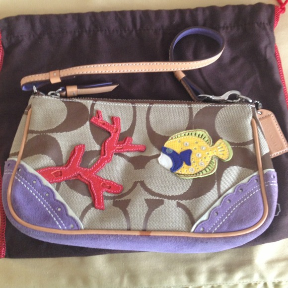 Coach signature Demi with fish