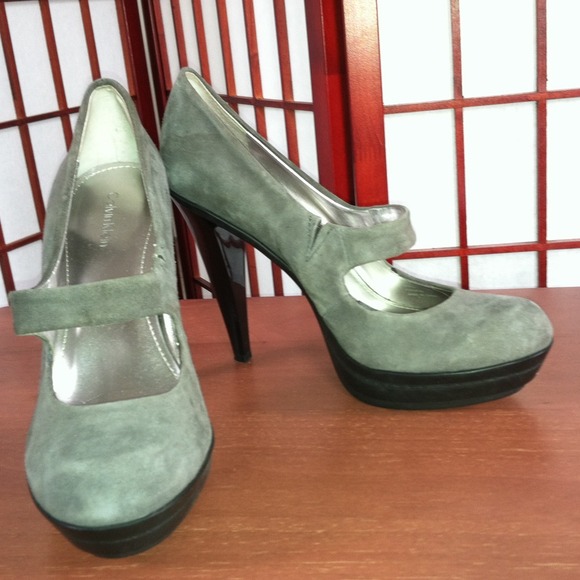 Calvin Klein pumps