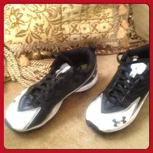 Under Armour Cletes Size 3.5