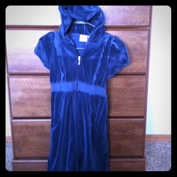 Juicy couture velour hooded swimsuit cover up