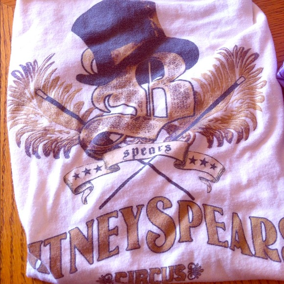 Britney Spears circus t-shirt