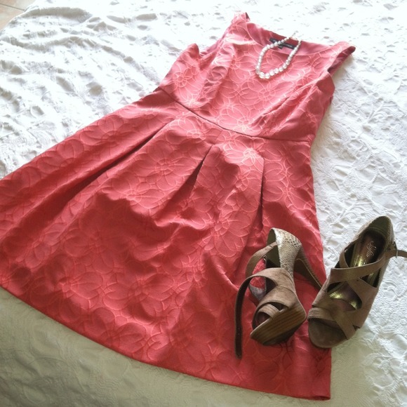 Jones Wear Dress
