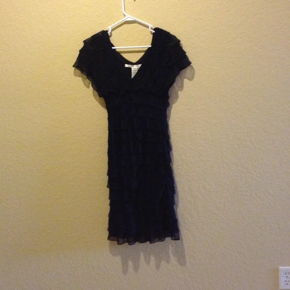 Black layered ruffled cocktail dress - Picture 1 of 3