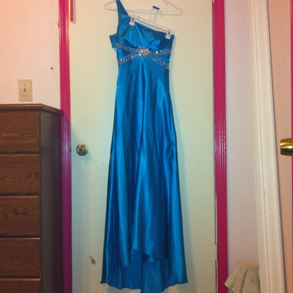 Beautiful blue prom dress.