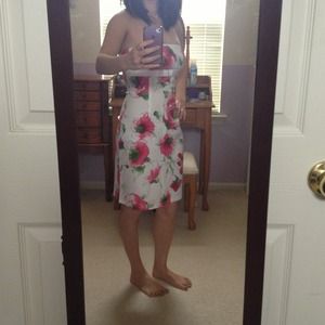 Cute strapless summer dress with bow