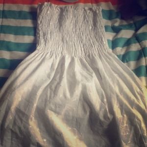 White strapless dress