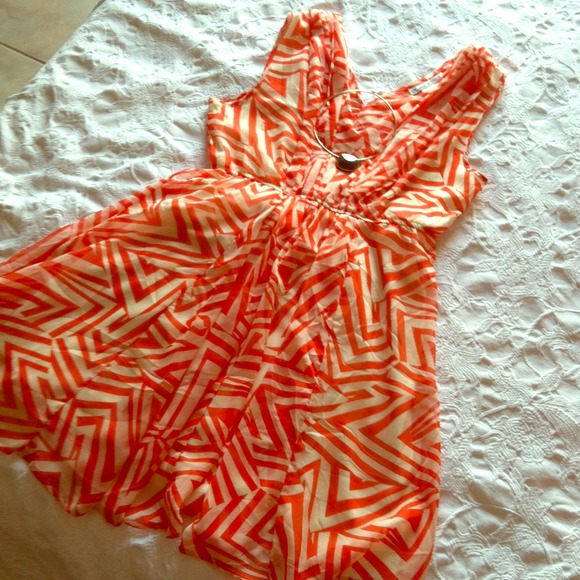 ❌TRADED❌White & Coral Dress