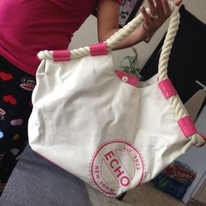 Pretty pink echo handbag