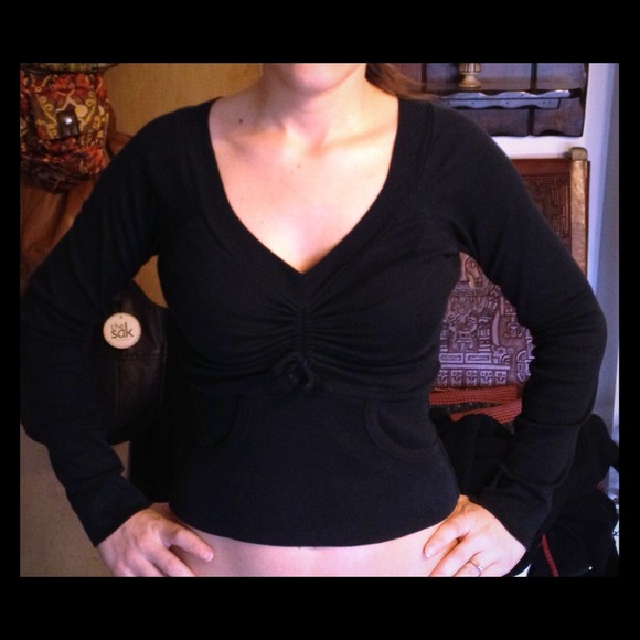 🚫SOLD🚫Black Cropped Top