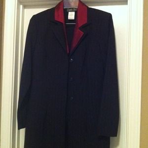 @lettya Suit. Black with burgundy stripes