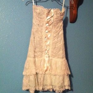 REDUCED! Very cute mint and cream lace prom dress!