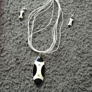Nice black white jewelry set