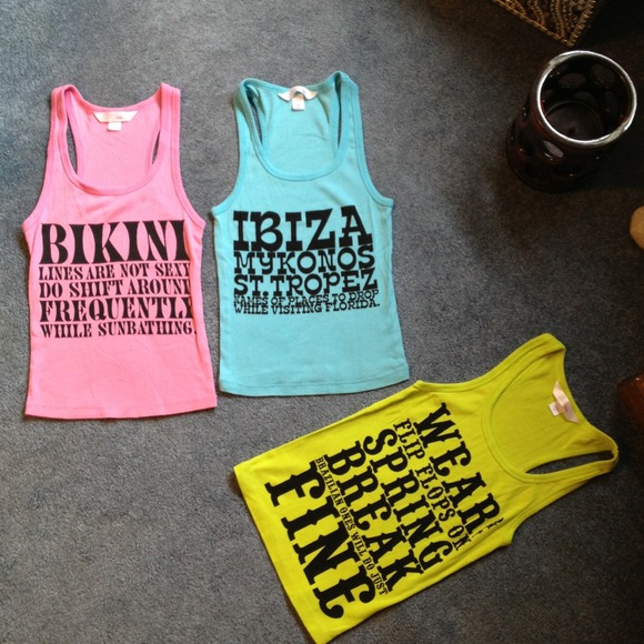 🚫SOLD🚫 3 VS Tank Tops