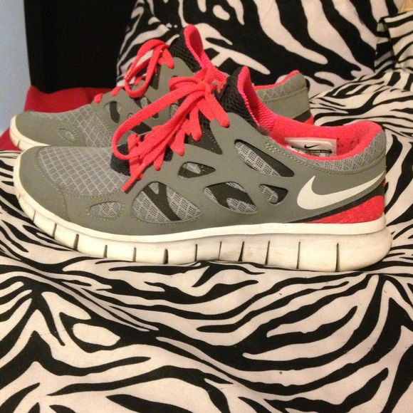 Nike Free Runs sz 7 grey/bright coral