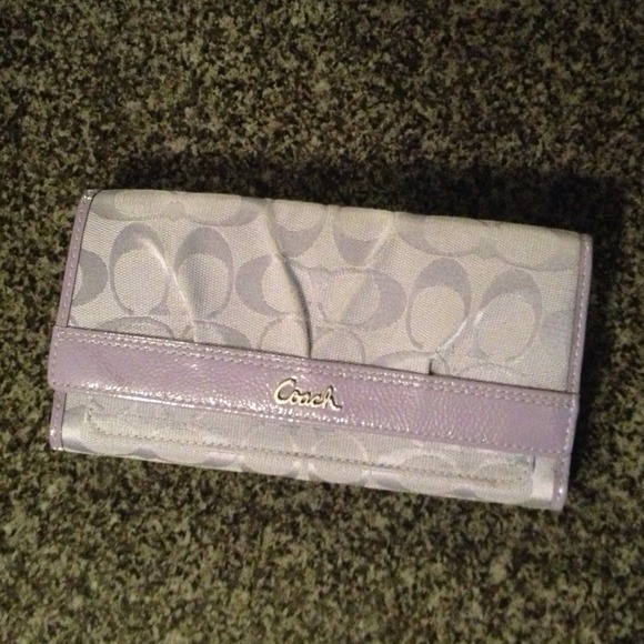 REDUCED Authentic Coach Wallet