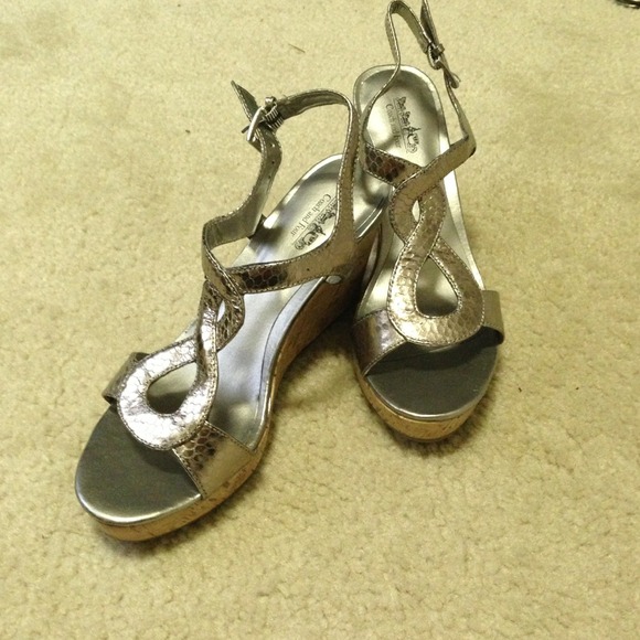 Coach and Four cork wedges- silver