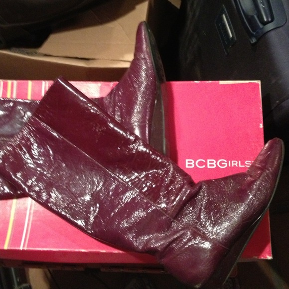 BCBG purple boots