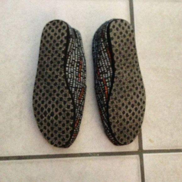 Authentic Toms in Black with Orange & White Text - Picture 3 of 4