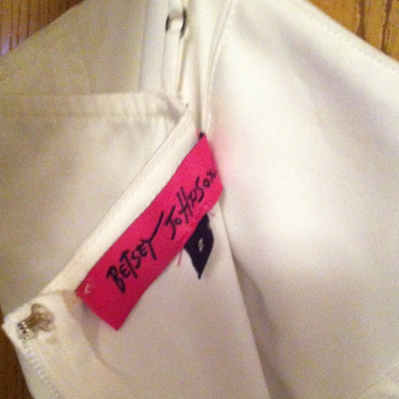 JUST CLEANED...NEW🌸Party dress🌸Betsy Johnson Party/Prom trade $100 - Picture 3 of 3