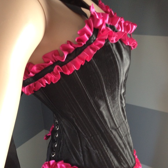 Corset - Picture 2 of 3
