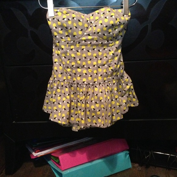 Adorable strapless top! - Picture 1 of 1