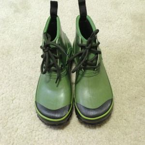 BOGS 7 rain boots- new!
