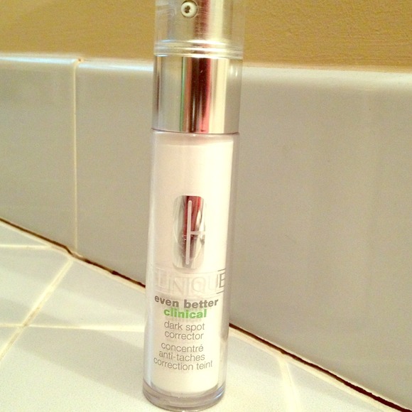Clinique Dark Spot Corrector-RESERVED💛