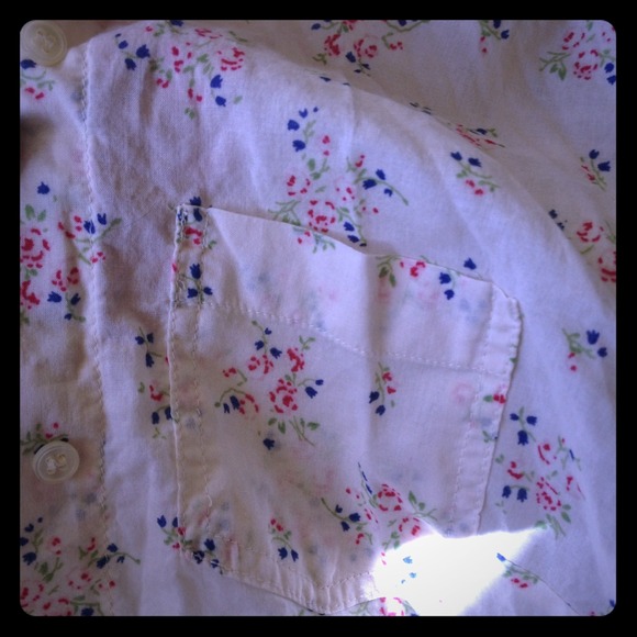 American Eagle floral blouse!