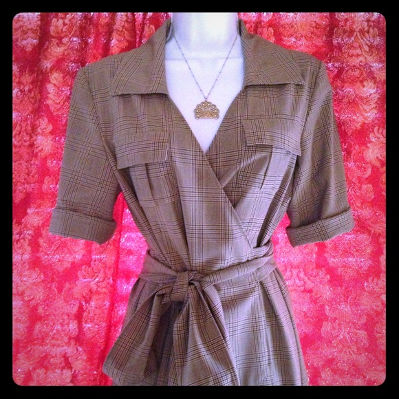 🌟Reserved🌟Diane Von Furstenberg Brown Plaid Wrap