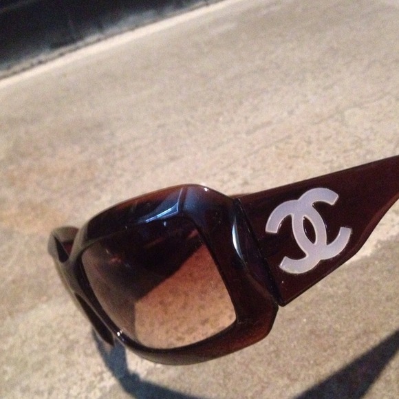 Chanel Sunglasses 100% Authentic Style 5076