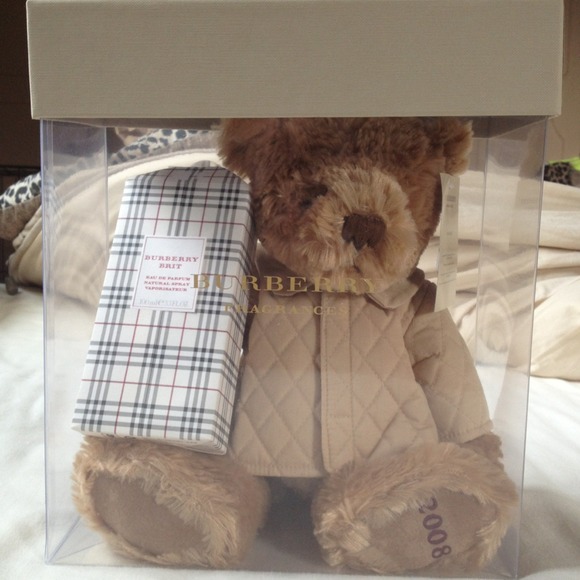 Burberry bear gift package! (Perfume not included)