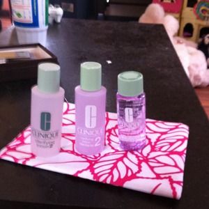 Clinique make up remover,and Clinique bag New