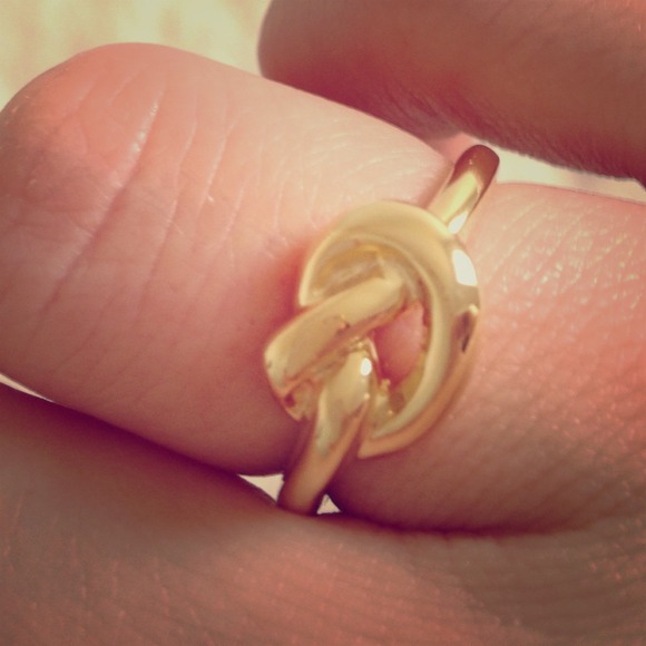 👍REDUCED! 14 karat gold (plated) knot ring