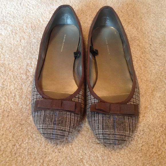 Banana Republic Flats