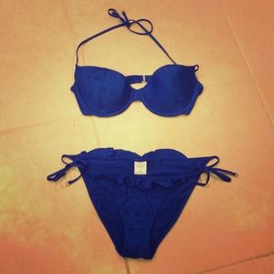 Gilly Hicks bikini set with underwire