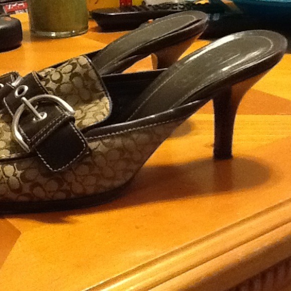 Coach heels - Picture 2 of 2