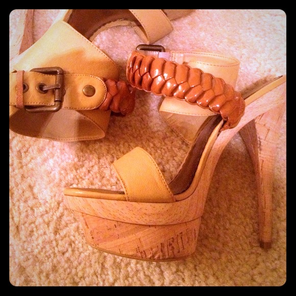 Bebe goddess heel