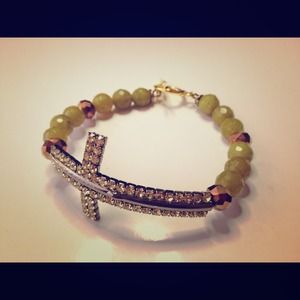 Cross symbol & Green Jade Gemstone Bracelet🍀