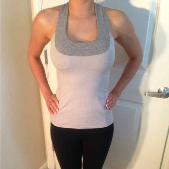 🚫SOLD🚫Lululemon Scoop neck tank.