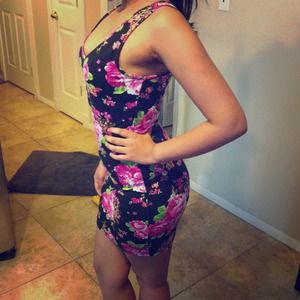 Form Fitted Floral Dress!