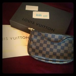 Louis Vuitton Pochette Accessoires NM