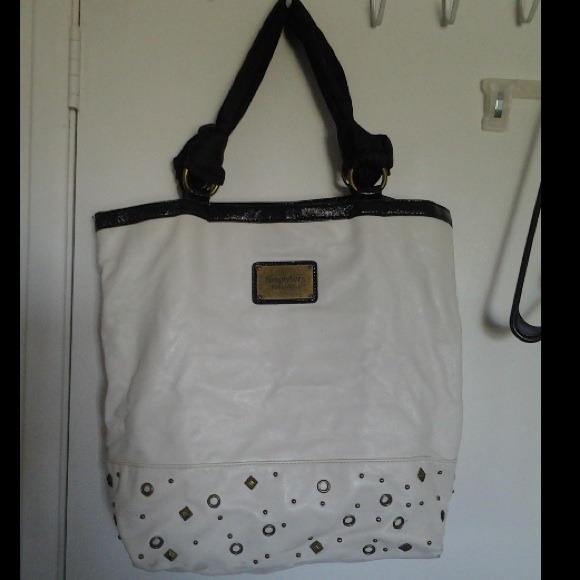 For @lisamariesvibe Simply Vera Wang Purse 👜