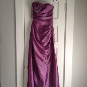 ⬇Bella Formals Purple taffeta dress