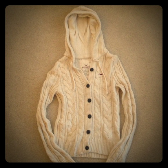 REDUCED Hollister cable knit sweater / hoodie