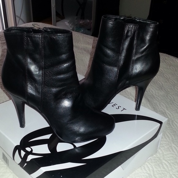 Nine West - Picture 2 of 4