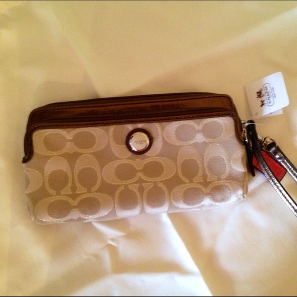 Coach Clutches & Wallets - NWT Coach Poppy Signature Double Metallic Wallet!