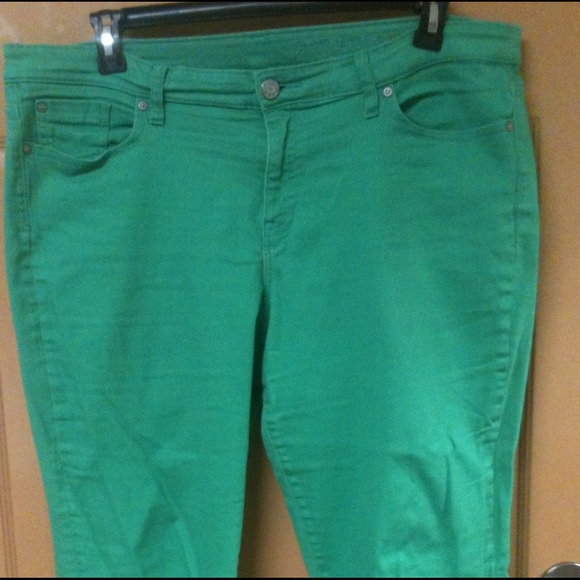 **TRADED** Premium Skinny Crop // - Picture 4 of 4